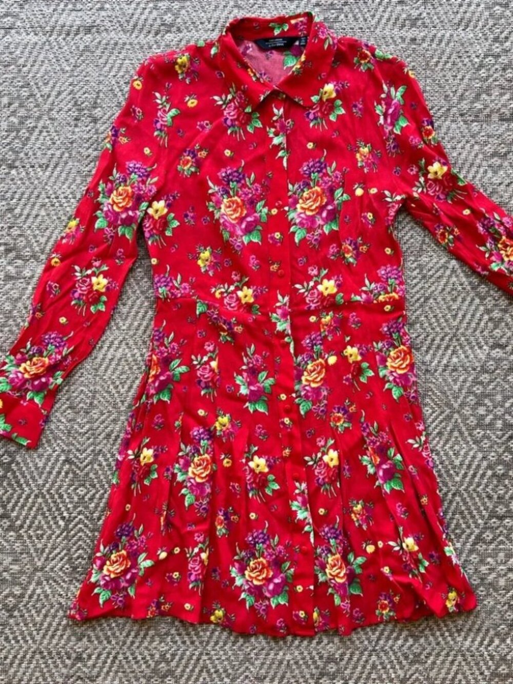 & Other Stories Red Floral Pleated Button Down Dress Womens Size 8 fits like 6